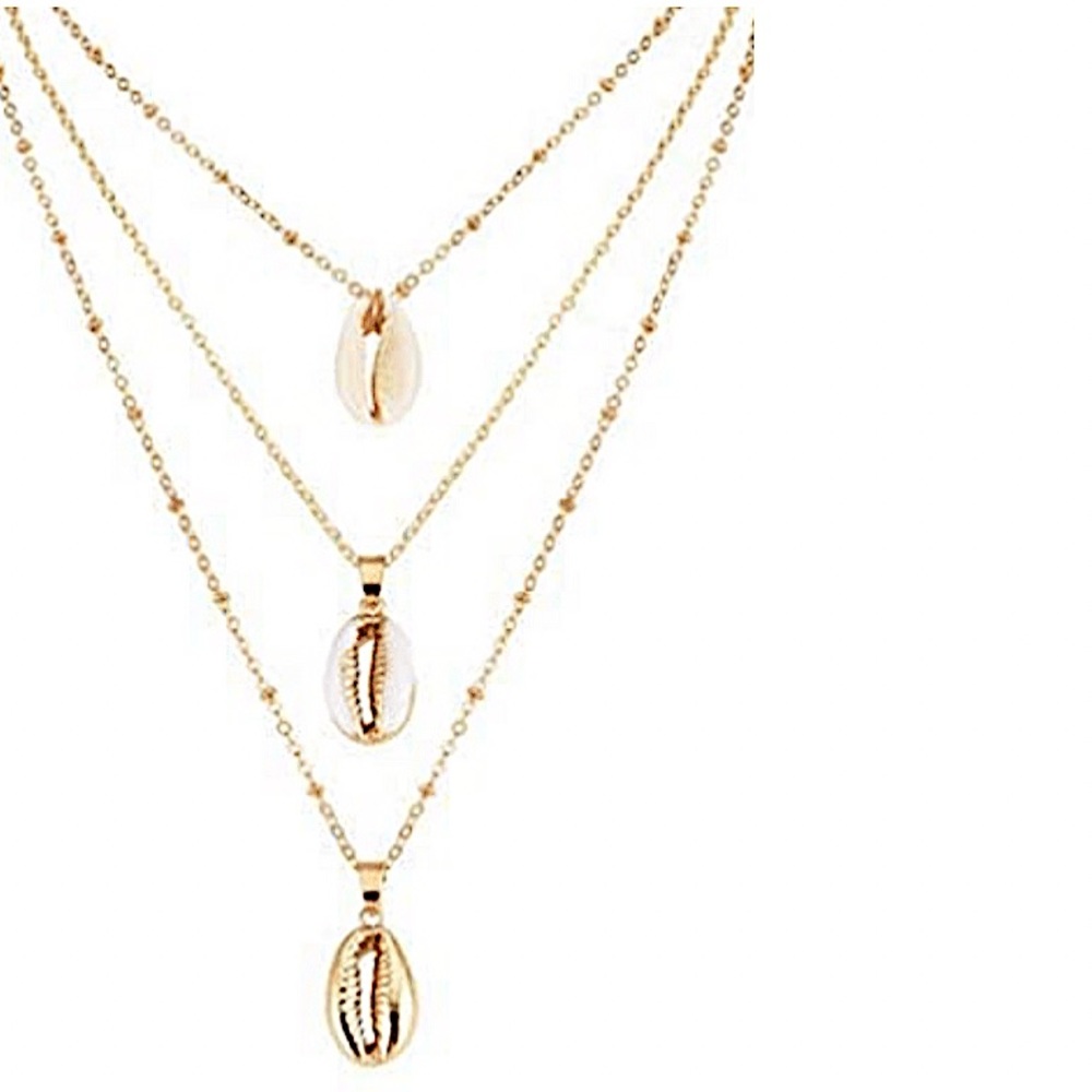 Stacked gold shell necklace 🐚